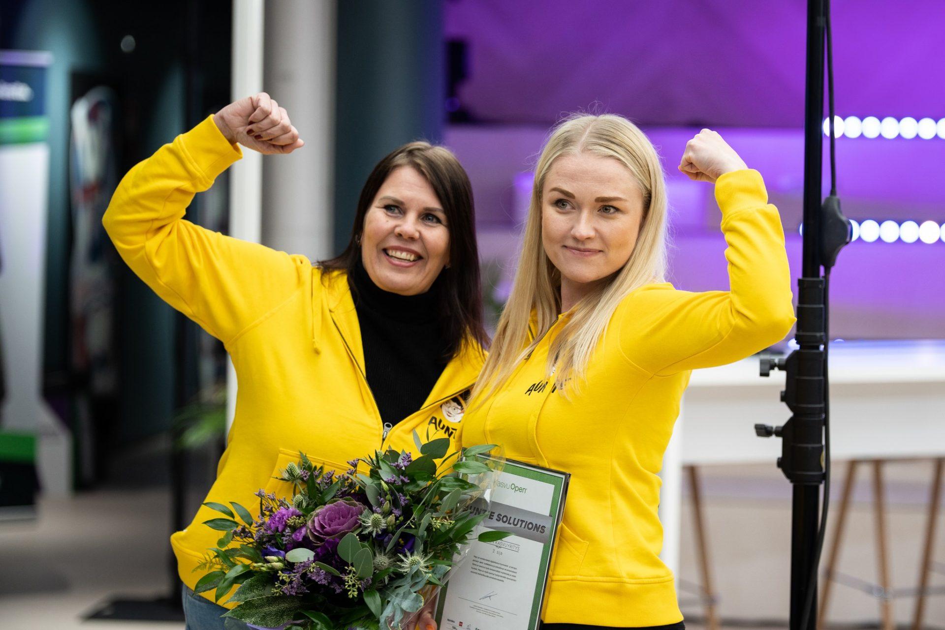Auntie Solutionsin tiimi Kasvu Open Karnevaalissa 2020. Yritys jakoi Vuoden kasvuyritys 2020 -tittelin yhdessä Secappin ja Aiwon kanssa.